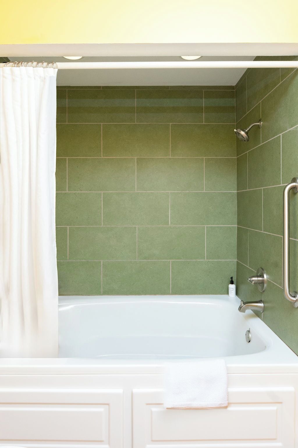Suite, Non Smoking, Private Bathroom (Cottage or Suite) | Bathroom