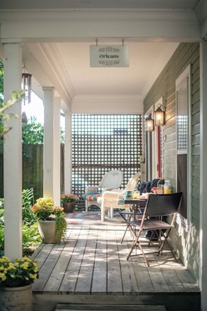 Porch - Hidden Garden Cottages & Suites (Saugatuck)
