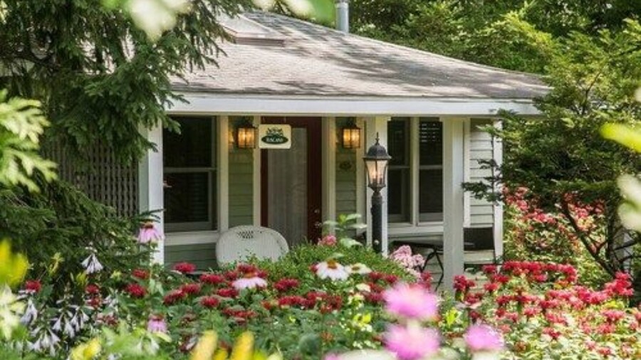 Hidden Garden Cottages & Suites
