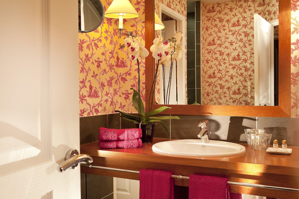 superior double or twin room | bathroom sink