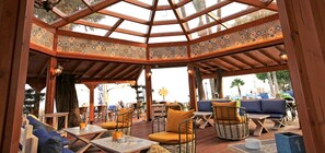 2 bares o lounges, bar junto a la alberca, bar en la playa