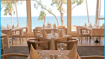 2 restaurants, breakfast, lunch, dinner served; international cuisine