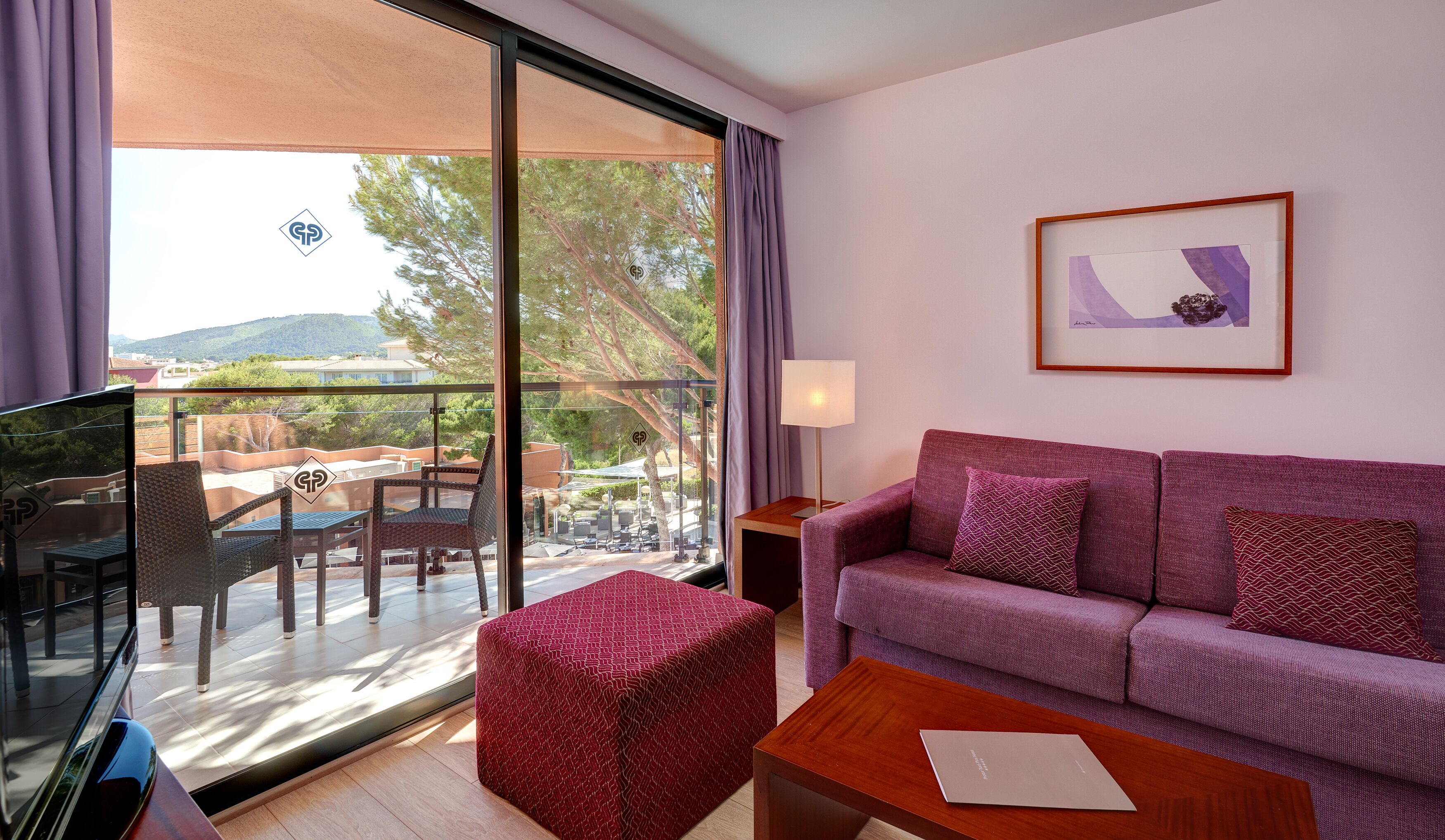 1 bedroom, minibar, desk, blackout curtains