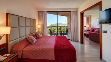 Suite Junior, idromassaggio (Superior) | 1 camera, minibar, una scrivania, tende oscuranti