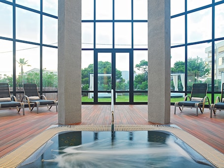 Innen-Whirlpool. Protur Turó Pins Hotel