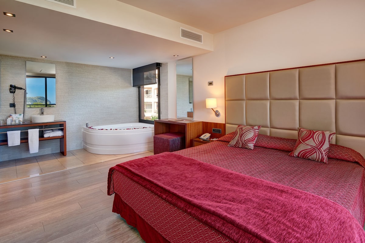 Suite – junior, spabadekar (Superior) | 1 soverom, minibar, skrivebord og blendingsgardiner