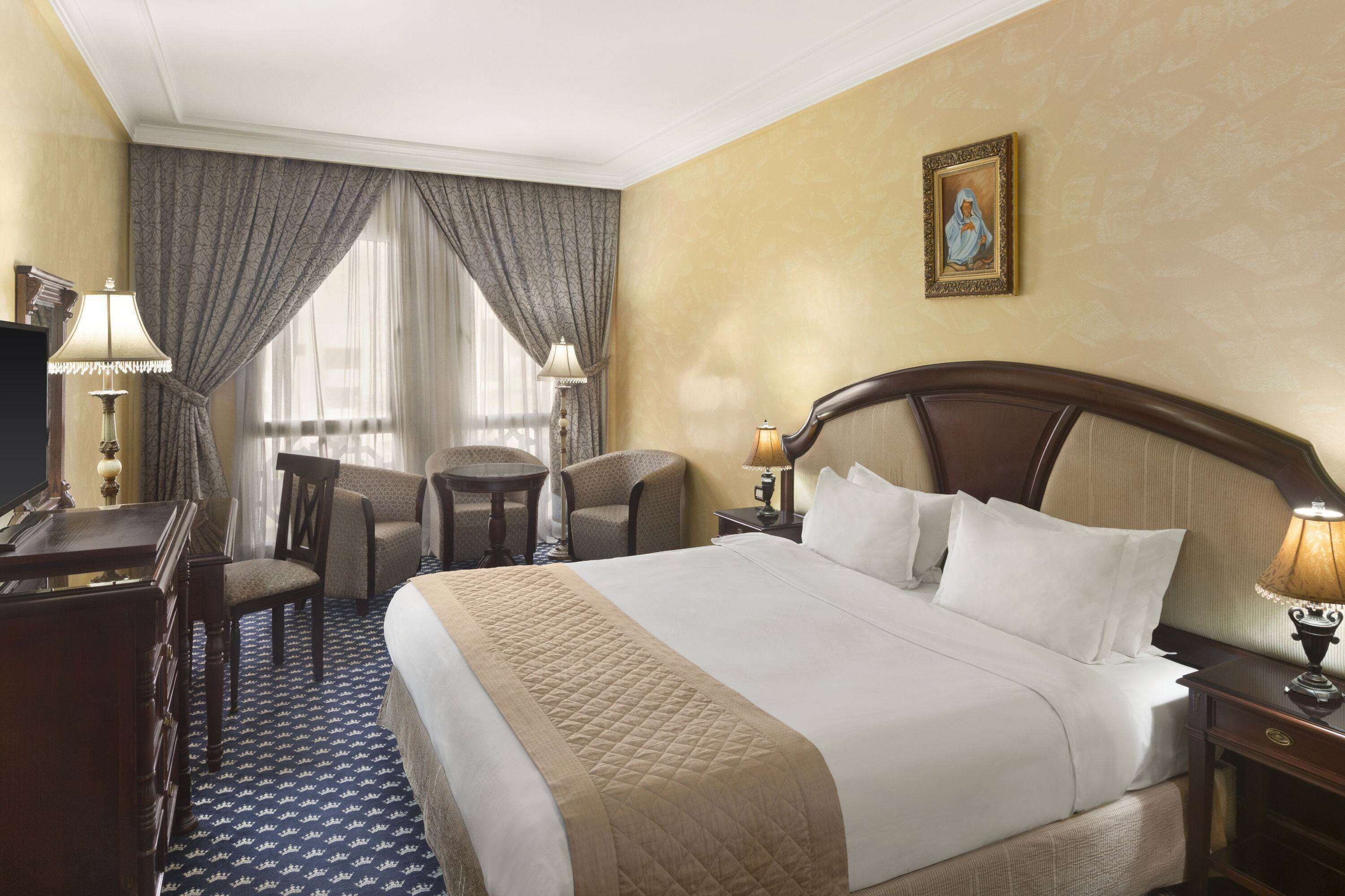 Premium bedding, minibar, in-room safe, desk