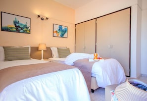 Hypo-allergenic bedding, down duvets, in-room safe, free WiFi