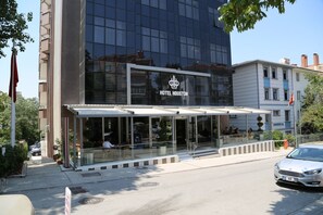Front of property - Hotel Houston (Ankara)
