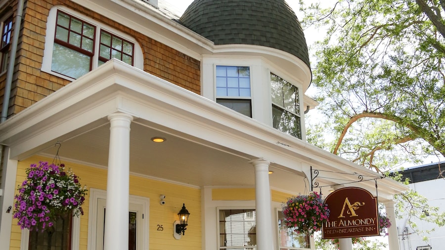 Almondy Inn