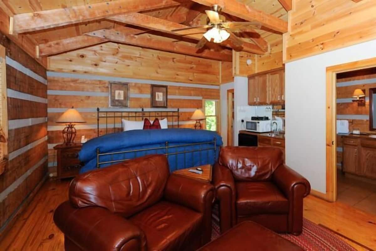 Deluxe Cabin, 1 King Bed, Fireplace (Pet Friendly) | Premium bedding, pillowtop beds, minibar (some free items)