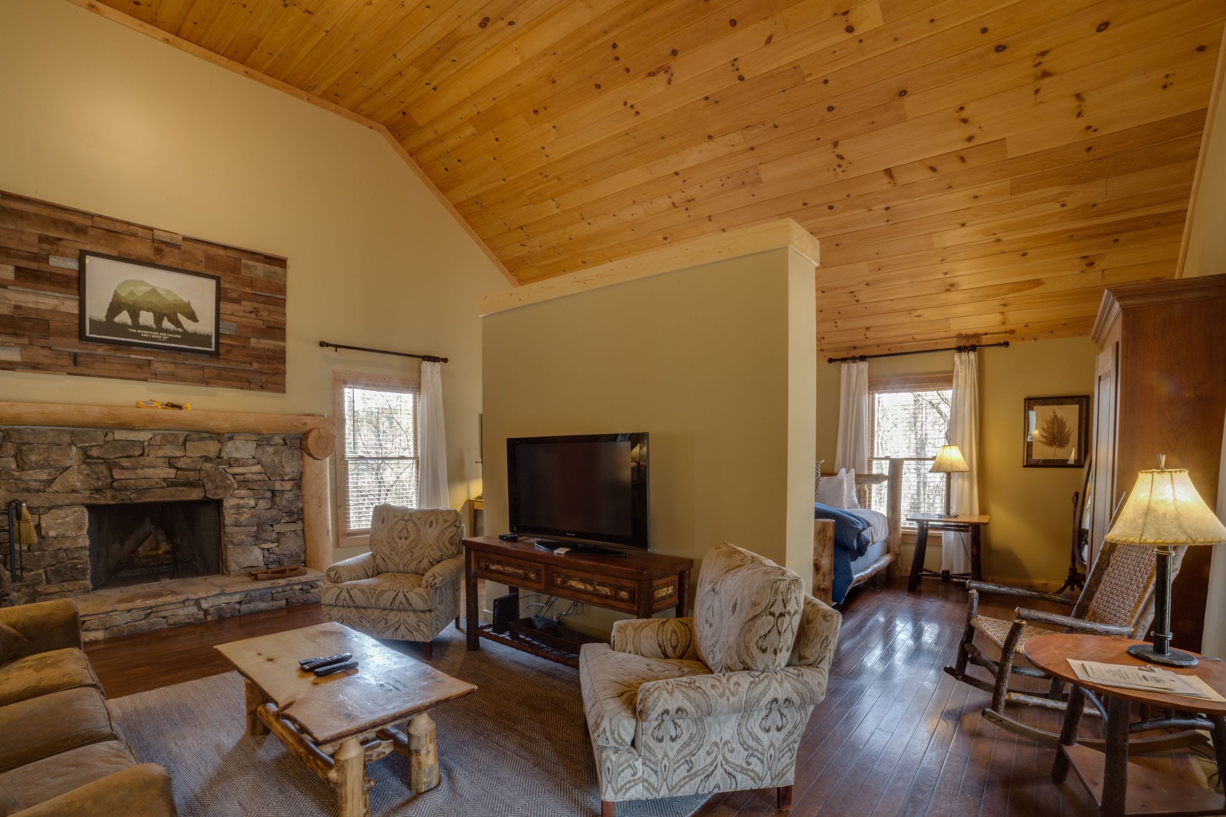 Luxury Cabin, 1 King Bed (Leconte) (Pet Friendly) | Premium bedding, pillowtop beds, free minibar items, iron/ironing board