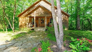 Luxury Cabin, 1 King Bed (Leconte) (Pet Friendly) | Terrace/patio