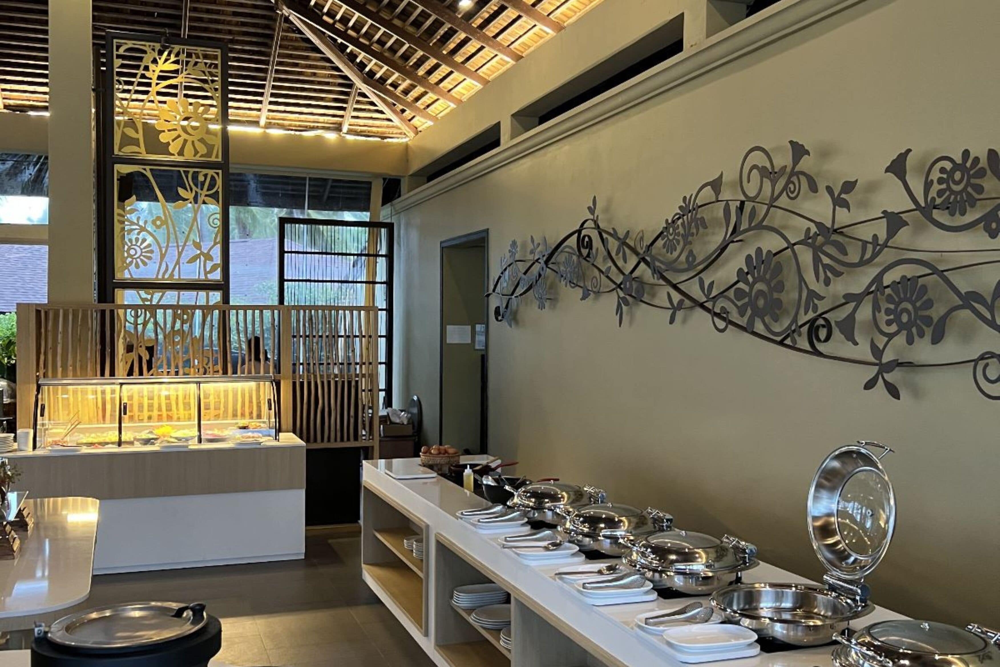 breakfast, lunch, dinner served; international cuisine, beach views