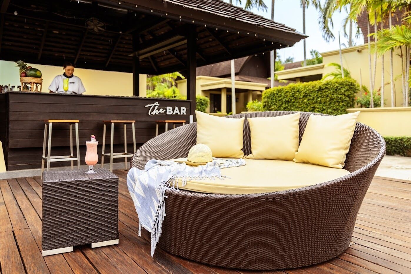 Breakfast, lunch, dinner served; international cuisine, beach views 