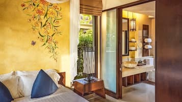 Bar mini percuma, peti besi dalam bilik, meja