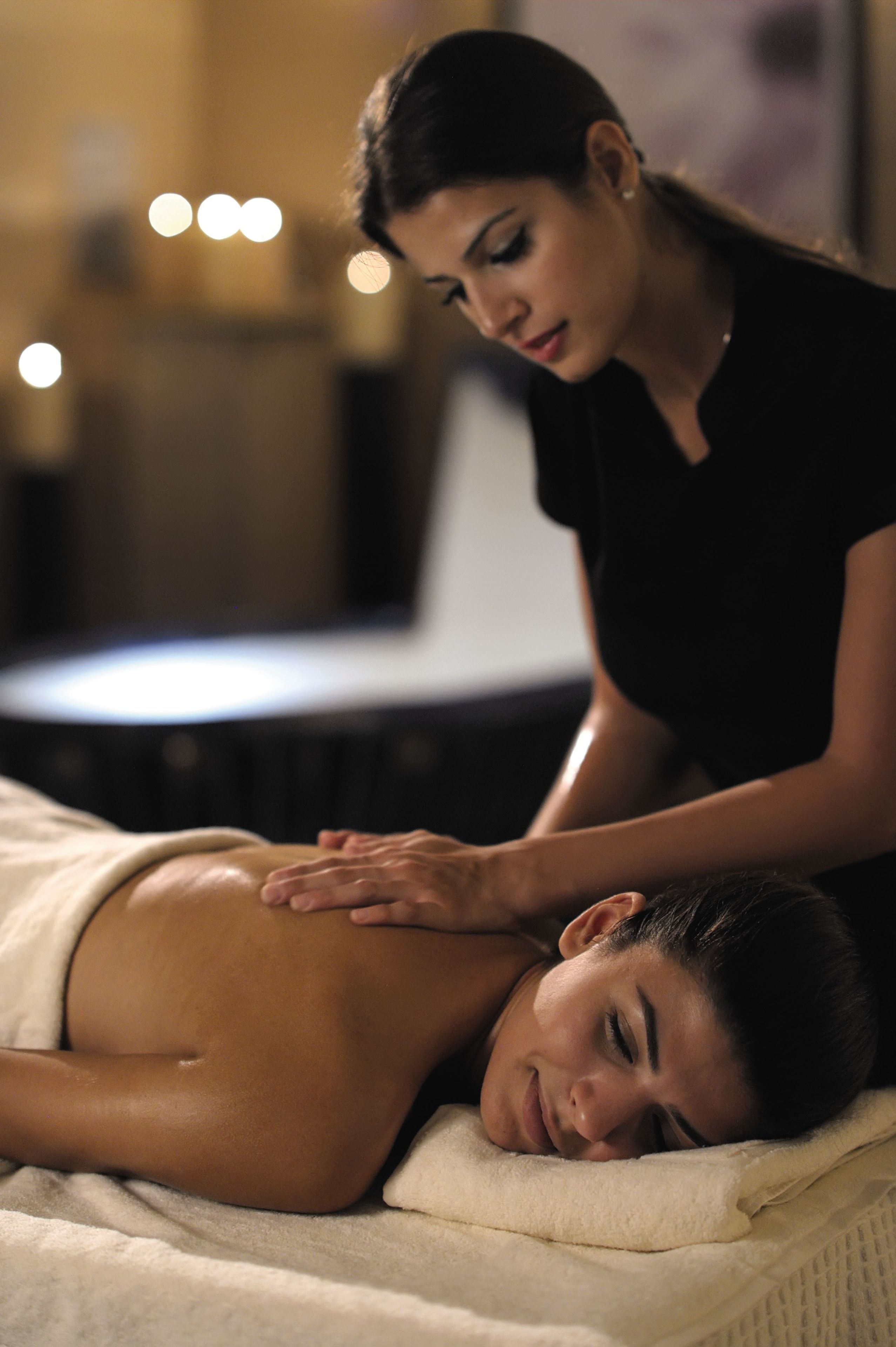 Couples treatment room(s), deep-tissue massages, Thai massages