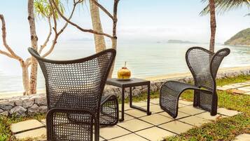 Breakfast, lunch, dinner served; international cuisine, beach views
