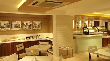 Breakfast, lunch and dinner served