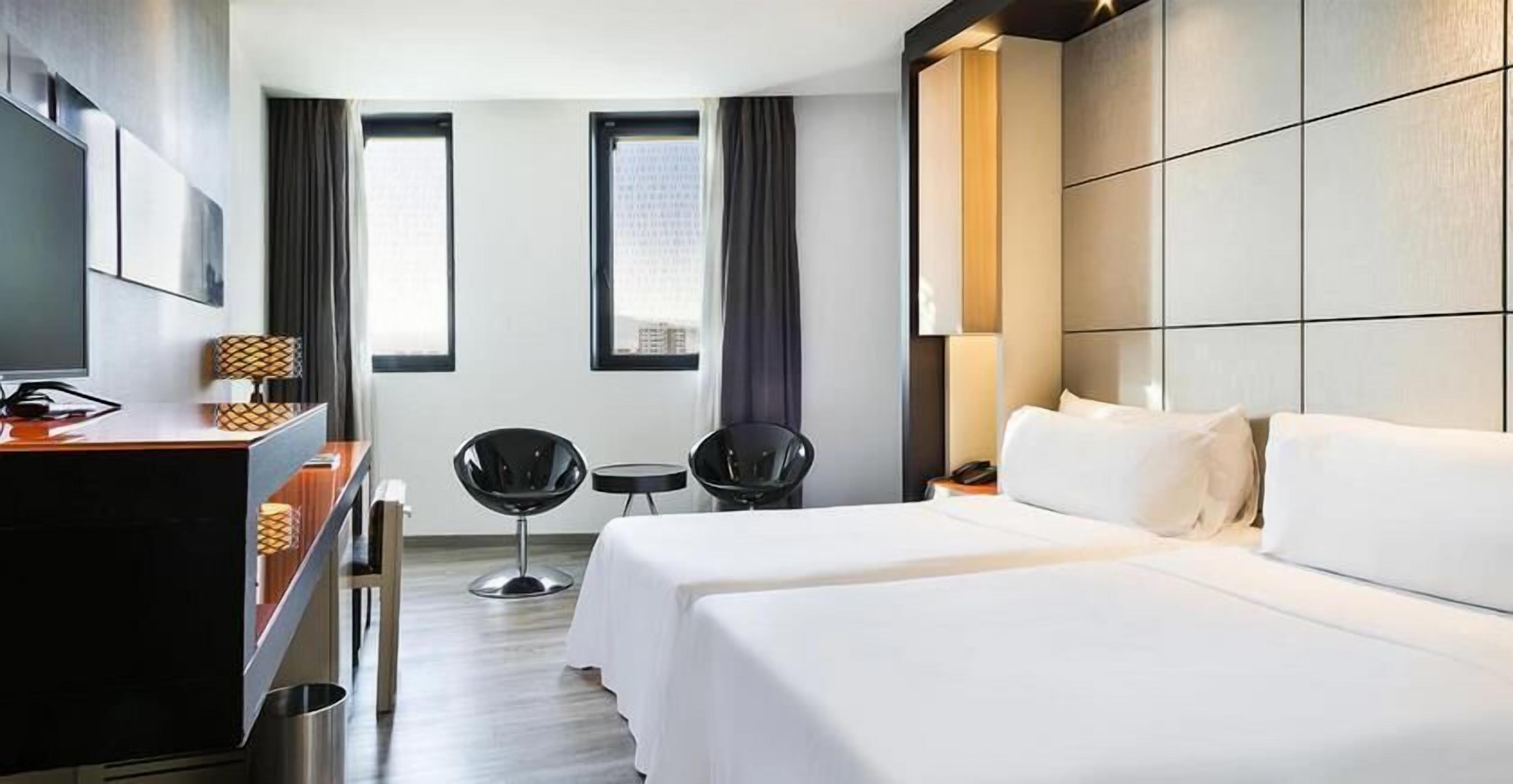1 bedroom, down duvets, minibar, in-room safe