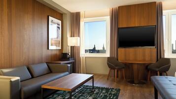 Executive Room, 1 King Bed with Sofa bed | Minibar, in-room safe, desk, iron/ironing board