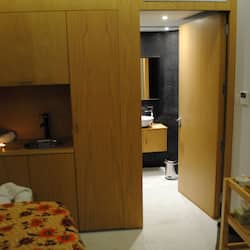 Couples treatment room(s), sauna, hot tub, steam room, body treatments