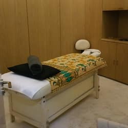 Couples treatment room(s), sauna, hot tub, steam room, body treatments