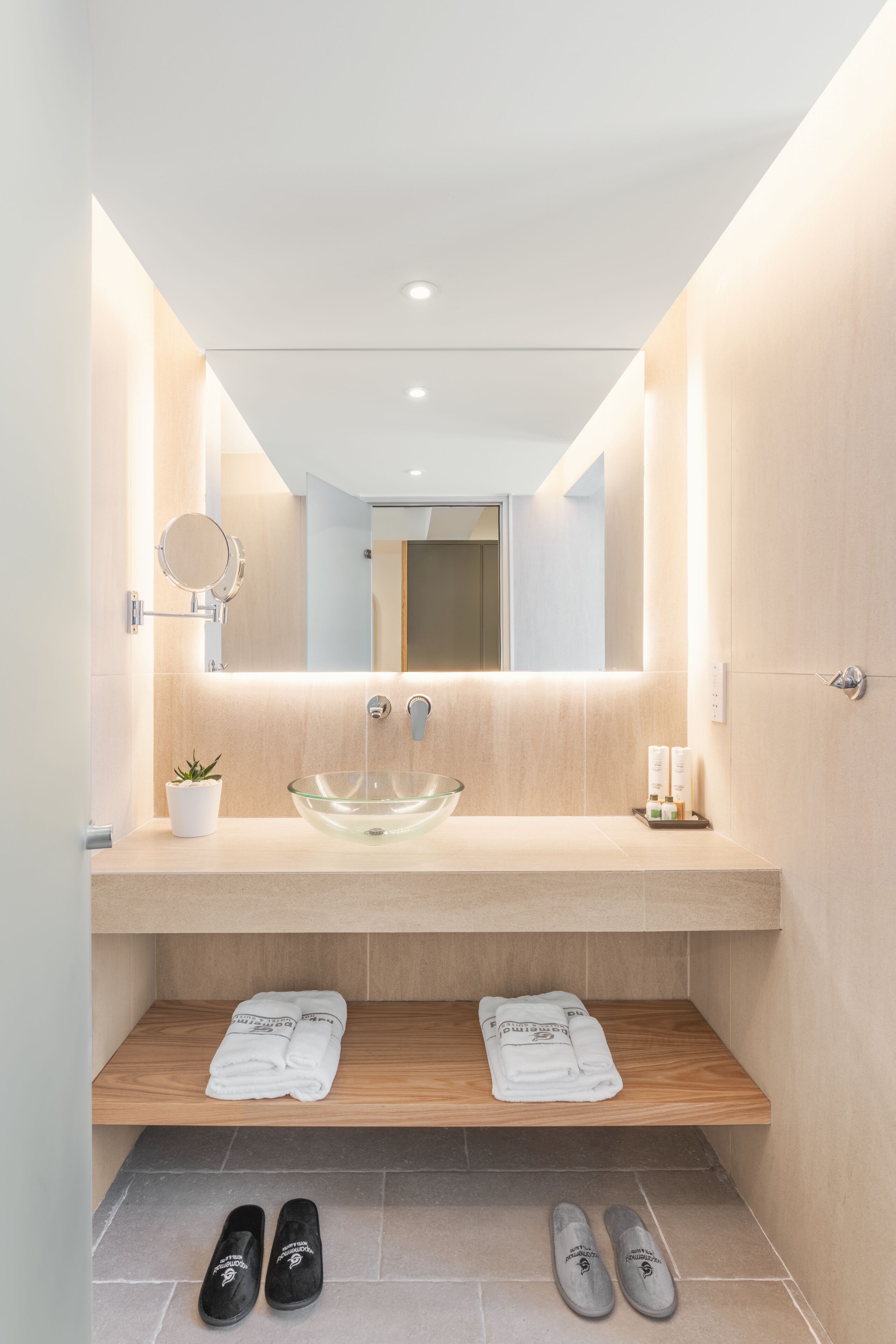 Photo - Napa Mermaid Hotel & Suites