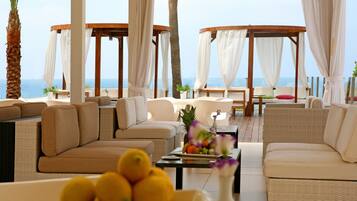2 bars/lounges, poolside bar