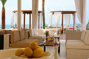 2 bars/lounges, poolside bar - Napa Mermaid Hotel & Suites (Ayia Napa)