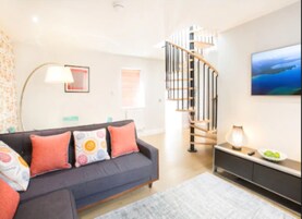 Luxury Two Bed Apartment | Egyptian cotton sheets, premium bedding, pillowtop beds, desk