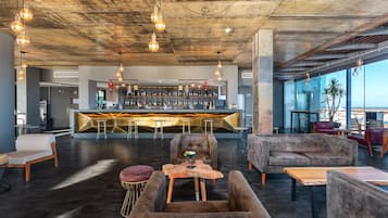 2 bars/lounges, poolside bar