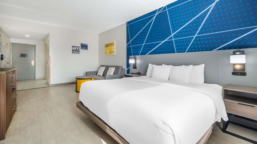 Comfort Suites Louisville Airport