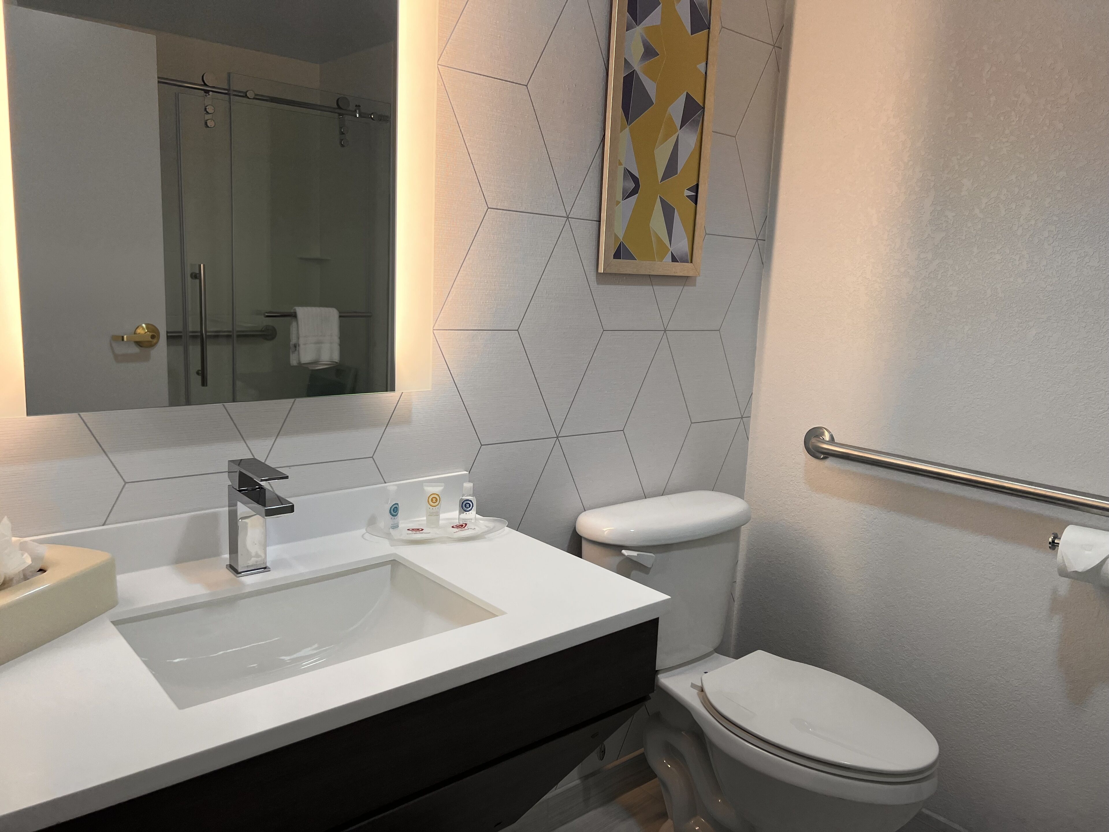Photo - Comfort Suites Louisville Airport