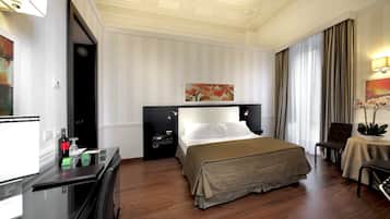 Minibar, in-room safe, desk, laptop workspace