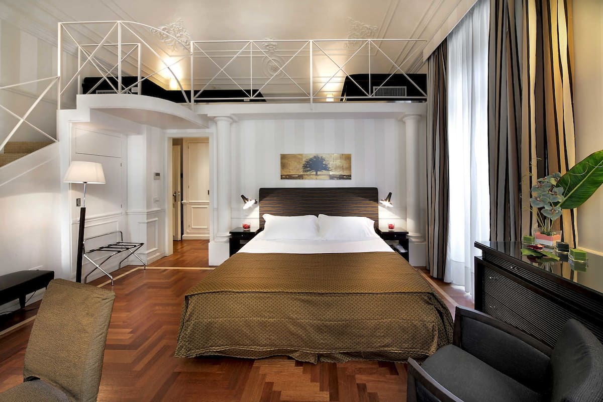 minibar, in-room safe, desk, laptop workspace