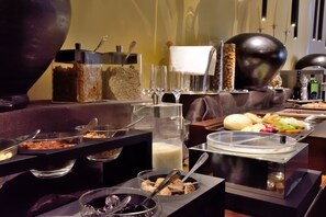 Daily buffet breakfast (EUR 8 per person) - Central Palace Hotel Federico II (Palermo)