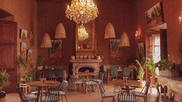 Breakfast, lunch and dinner served