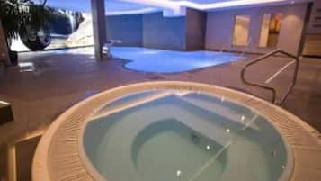 حمام سباحة