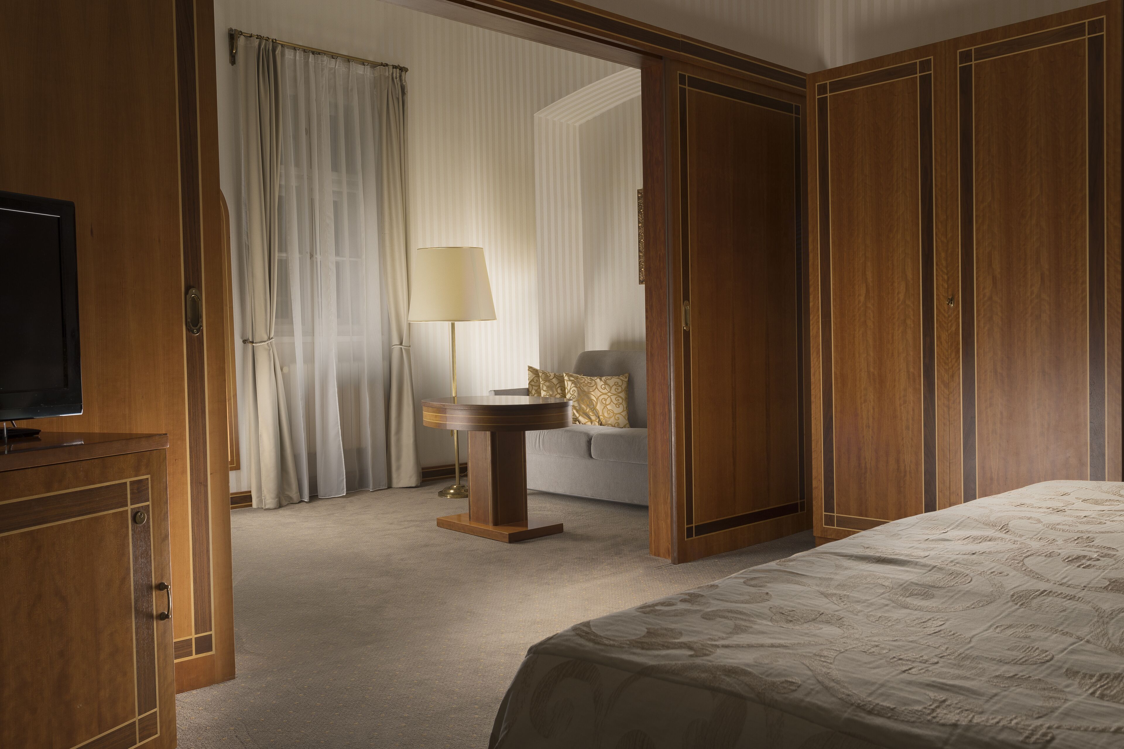 deluxe double or twin room | 1 bedroom, hypo-allergenic bedding, minibar, in-room safe