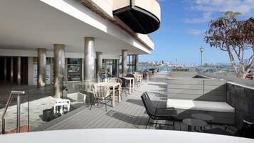 Accommodatie ligt op het strand, strandlakens