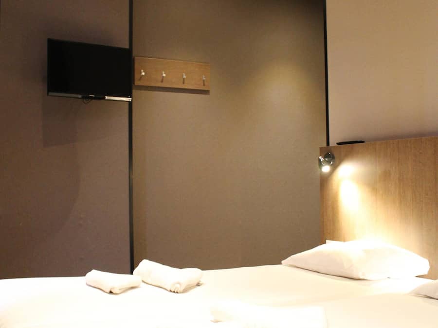 Double Room, No Window