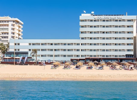 Building design. Dom Jose Beach Hotel