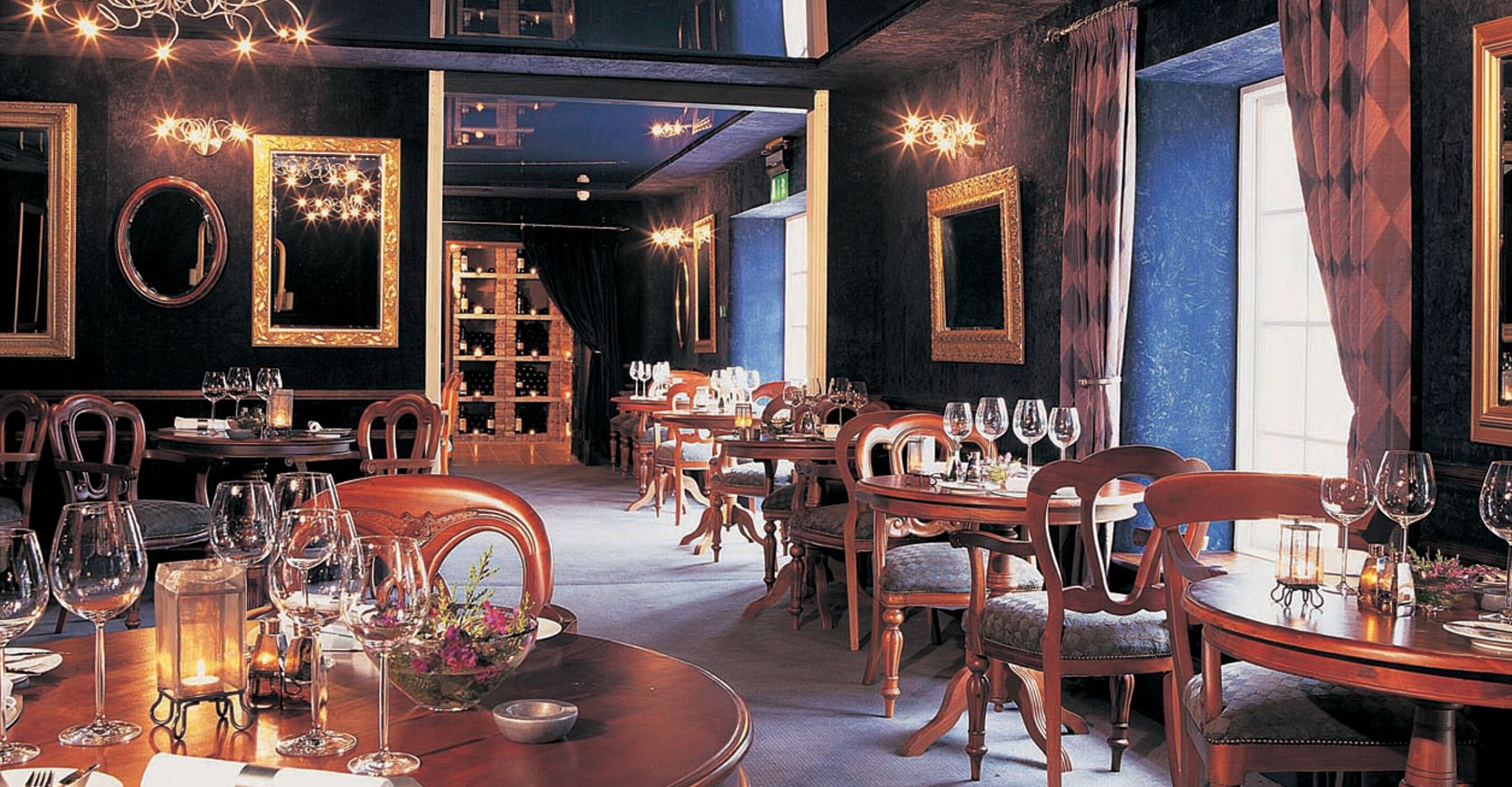 2 restaurants, lunch served