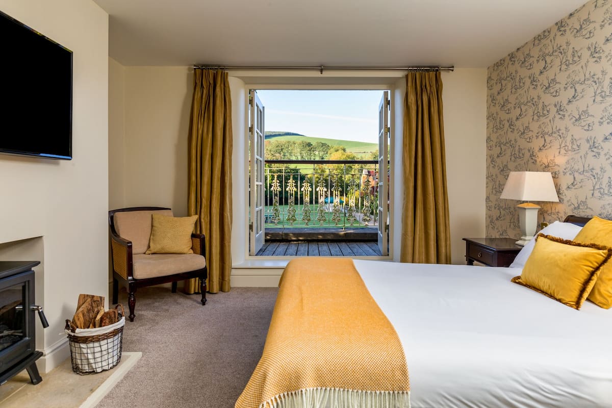 Junior Room | 1 bedroom, hypo-allergenic bedding, in-room safe, free WiFi