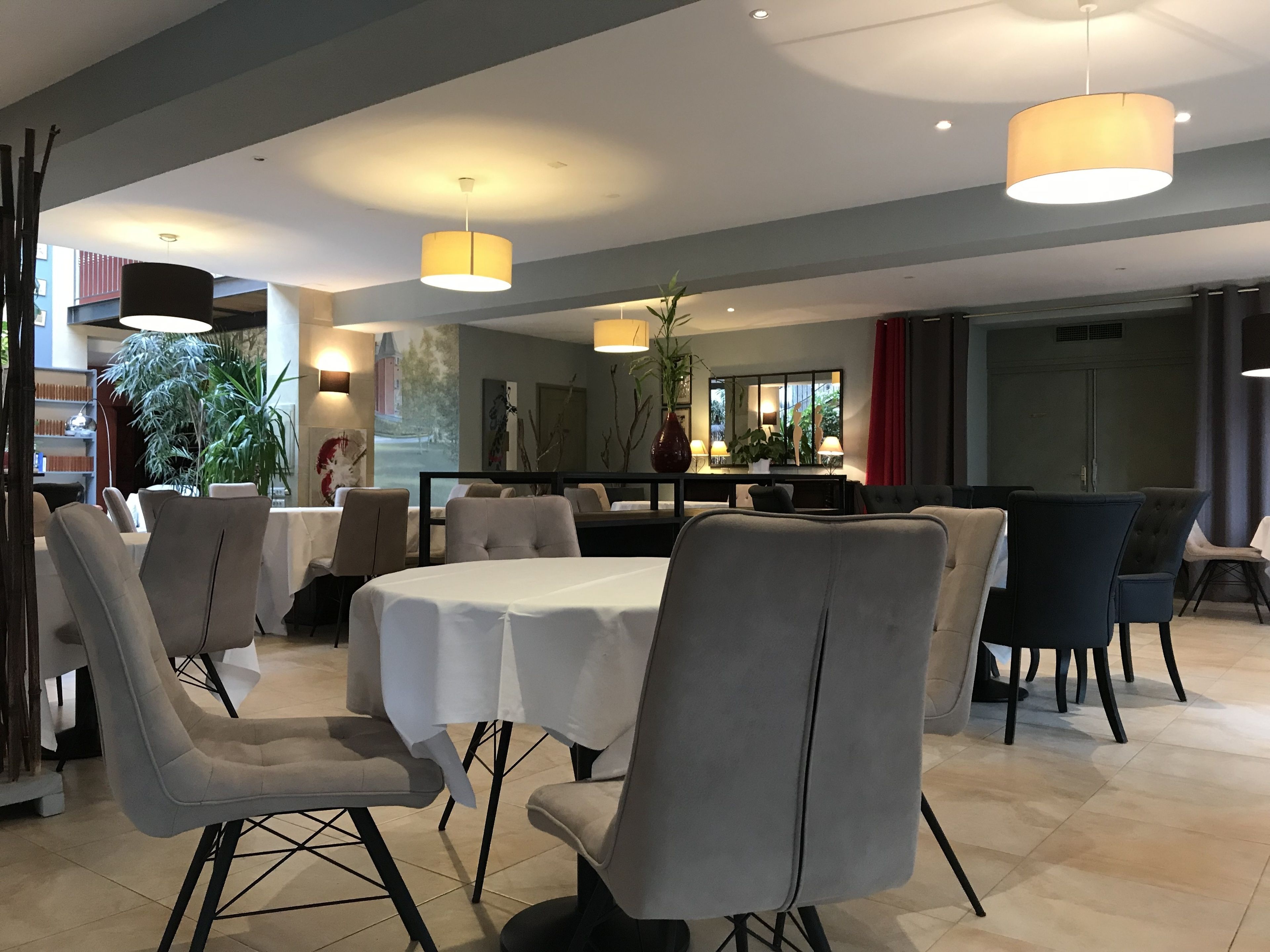 lunch, dinner served; regional cuisine, pool views