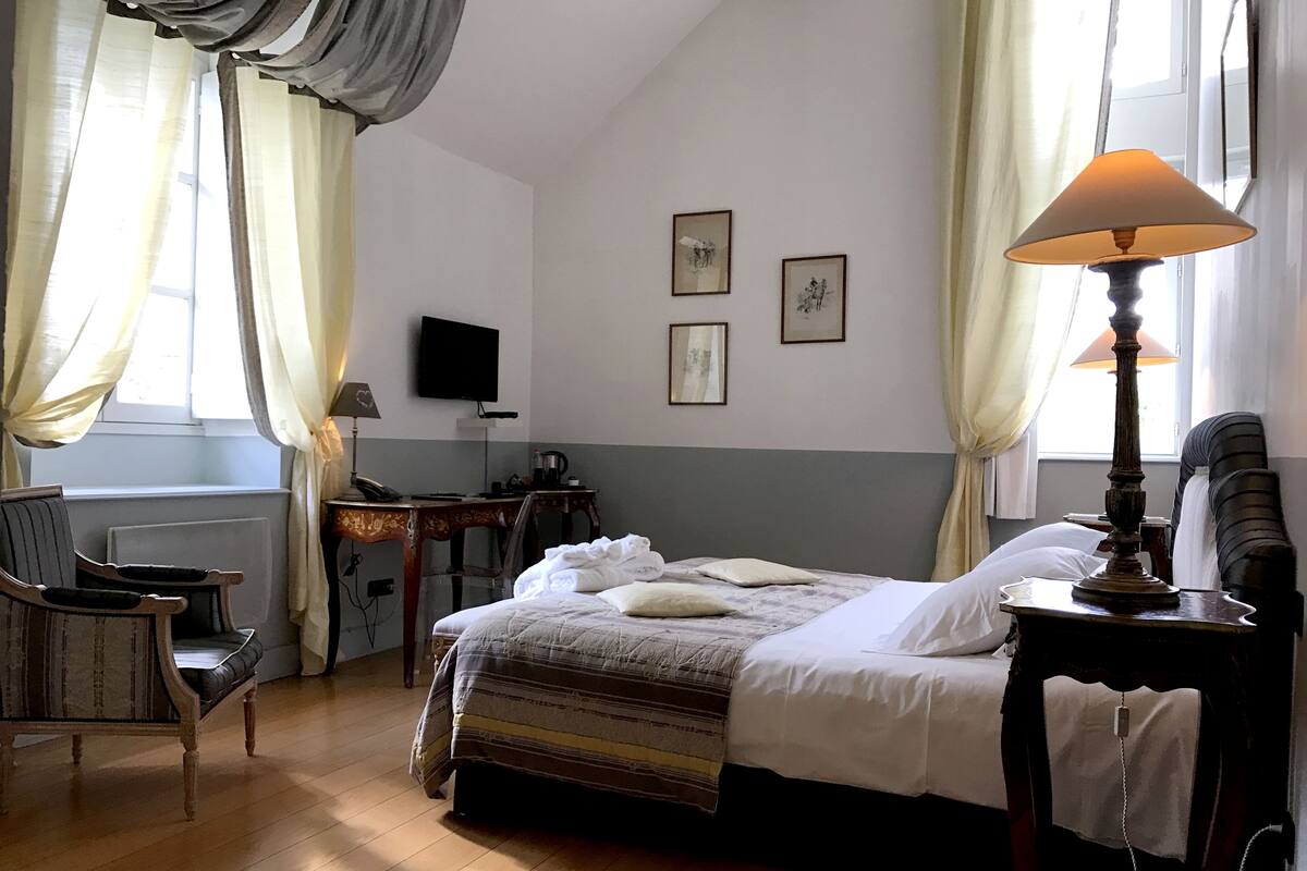 Comfort Double Room | Premium bedding, in-room safe, desk, soundproofing