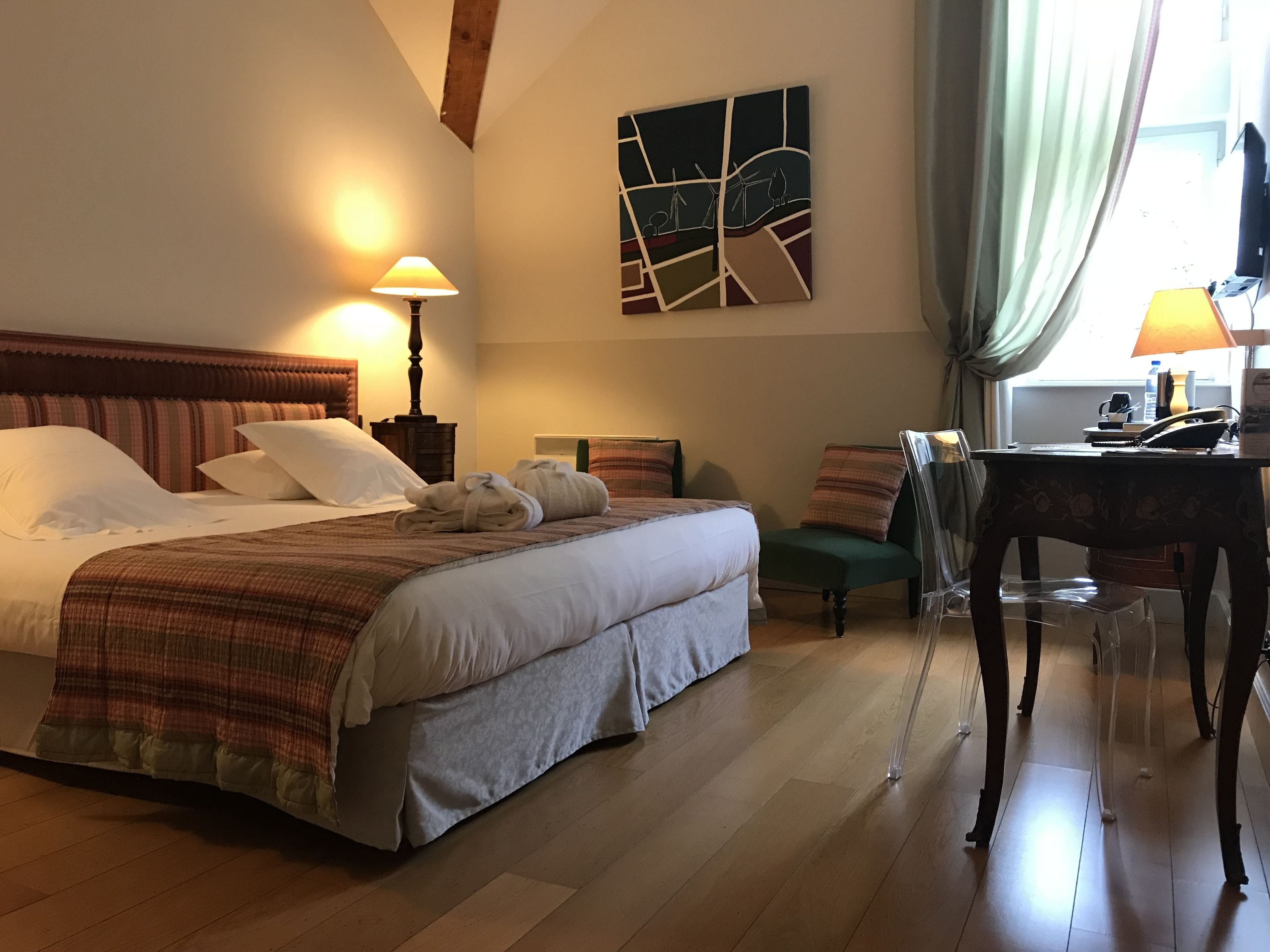 double room (prestige) | premium bedding, in-room safe, desk, soundproofing