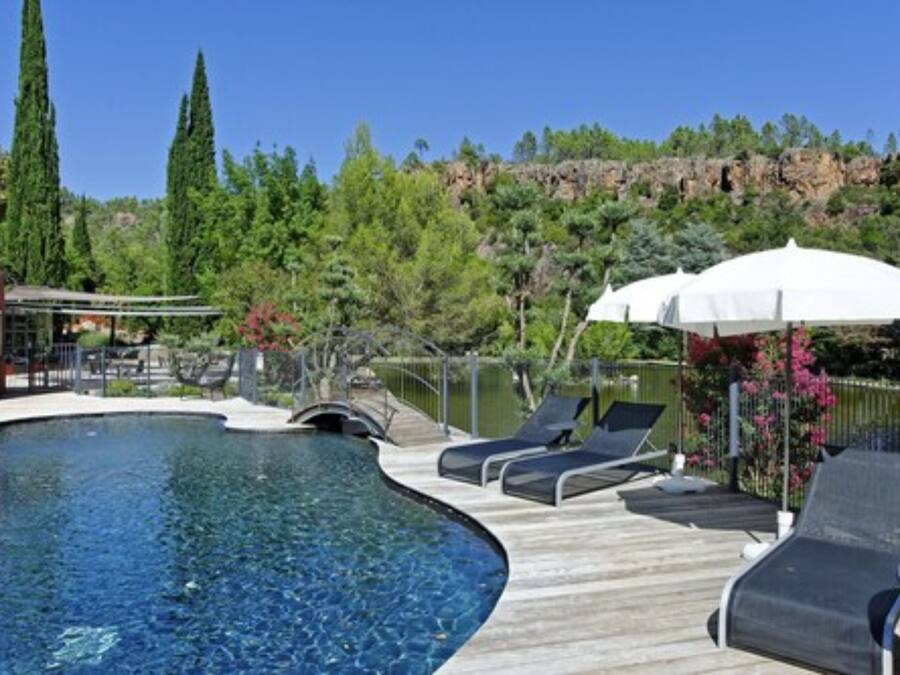 Seasonal outdoor pool, sun loungers
