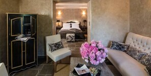 Junior Suite, 1 Double Bed | Minibar, in-room safe, individually decorated, individually furnished - Hostellerie Les Gorges de Pennafort (Callas)